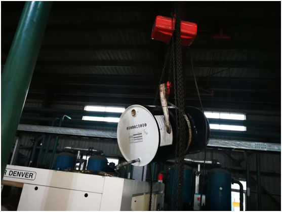 由于油品問題導(dǎo)致油氣分離器壓差高，空壓機(jī)潤滑油結(jié)膠，油濾堵塞，機(jī)器高溫報(bào)警(圖4)