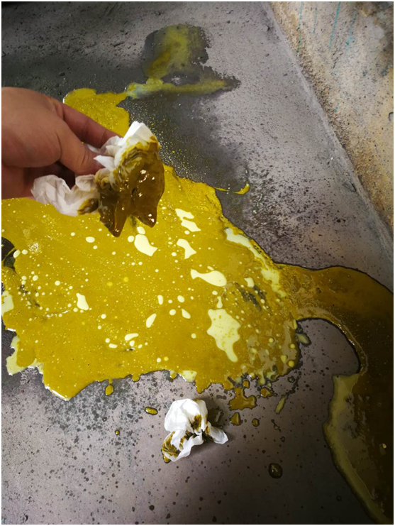油氣分離器使用過(guò)程中因壓差過(guò)高被擊穿，造成跑油，油分配料不匹配造成壓差過(guò)高(圖2)