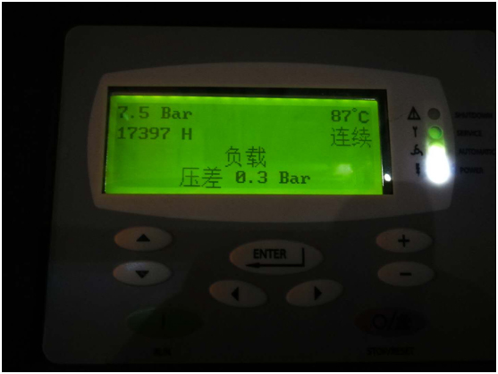 油氣分離器使用過(guò)程中因壓差過(guò)高被擊穿，造成跑油，油分配料不匹配造成壓差過(guò)高(圖5)